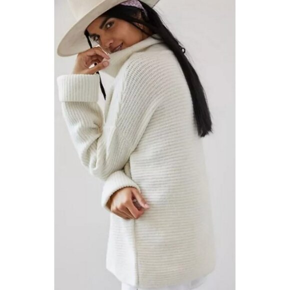 PILCRO ANTHRO Sweater Women’s Large Cowl Neck Oversized Chunky Cozy Ribbed Knit - Picture 3 of 10